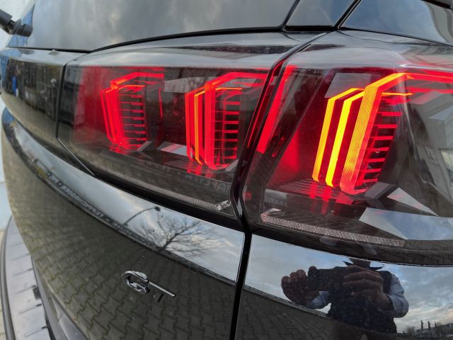 5008 BlueHDi 180 EAT8 GT Pack (M)