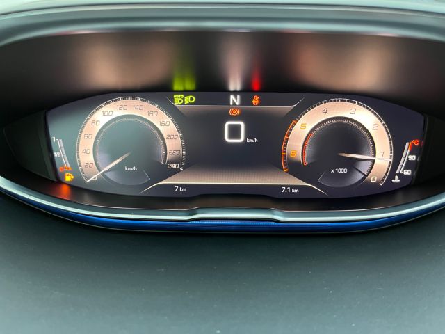 5008 BlueHDi 180 EAT8 GT Pack (M)