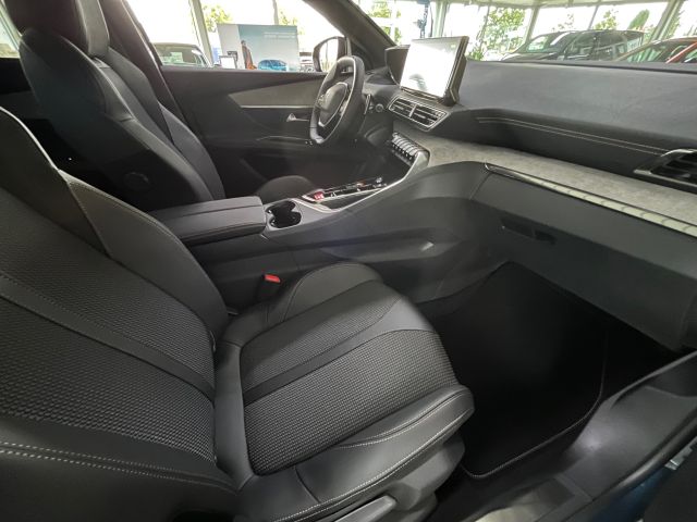 3008 Hybrid 225 e-EAT8 GT