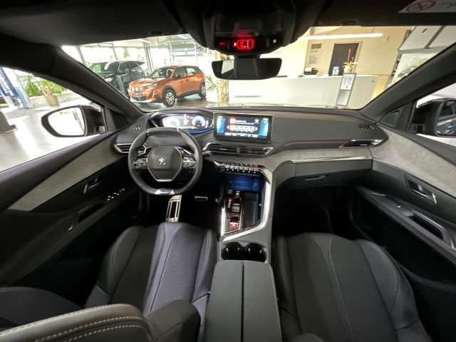 3008 Hybrid 225 e-EAT8 GT