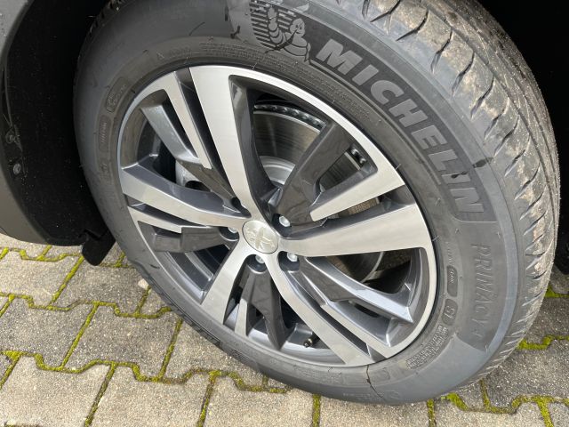 3008 Hybrid 225 e-EAT8 GT