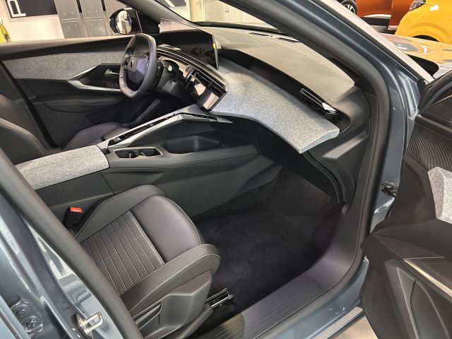 5008 Hybrid 136 e-DSC6 Allure (K)