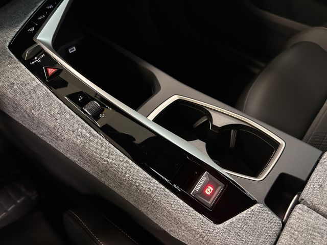 5008 Hybrid 136 e-DSC6 Allure (K)