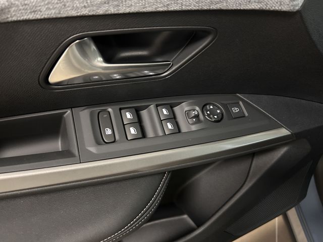 5008 Hybrid 136 e-DSC6 Allure (K)