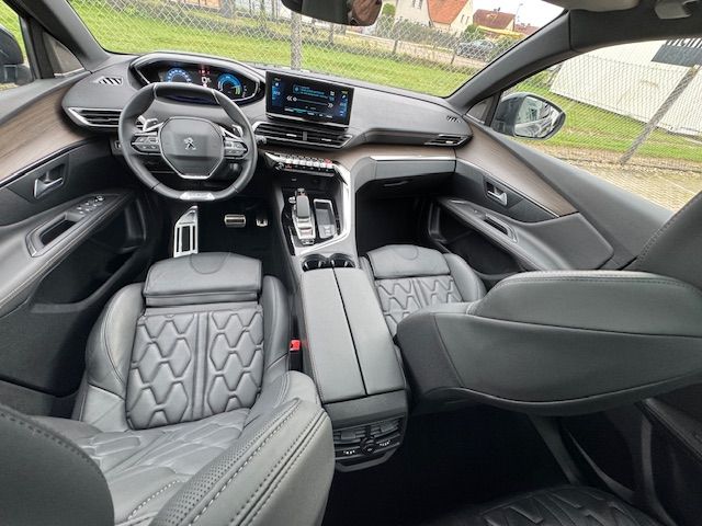 3008 Hybrid4 300 e-EAT8 GT Pack