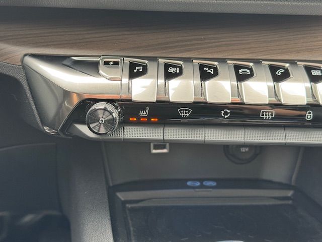 3008 Hybrid4 300 e-EAT8 GT Pack