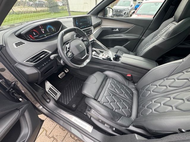 3008 Hybrid4 300 e-EAT8 GT Pack