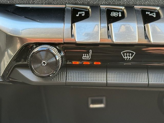 3008 PureTech 130 Stop & Start GPF EAT8 Crossway