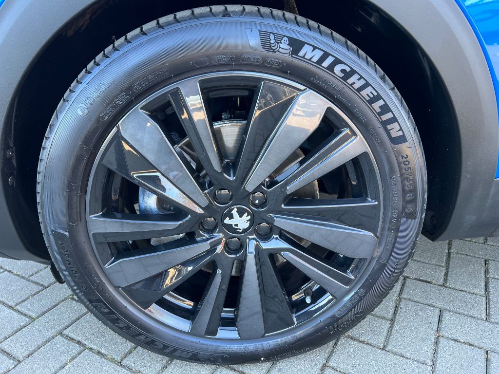 3008 Hybrid 225 e-EAT8 GT