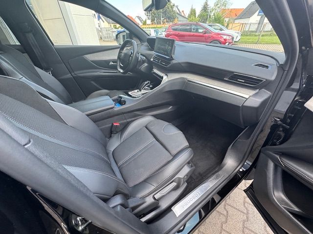 3008 Hybrid 225 e-EAT8 GT