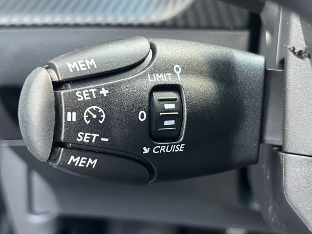 2008 PureTech 100 Style (U)