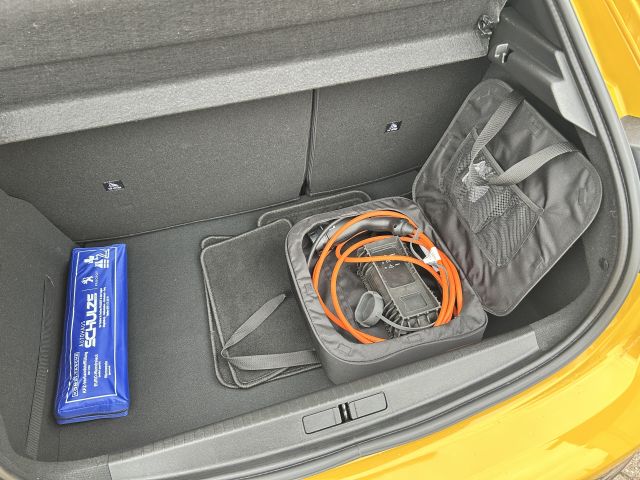 208 Elektromotor 136 Allure Pack