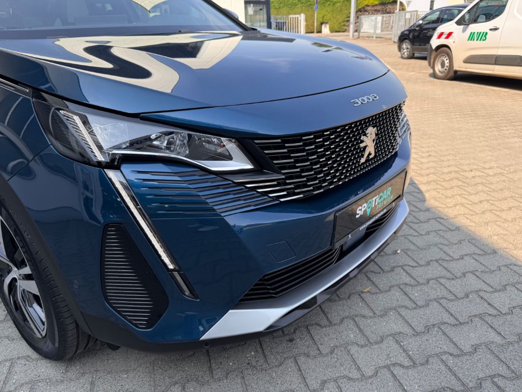 3008 Hybrid 225 e-EAT8 GT