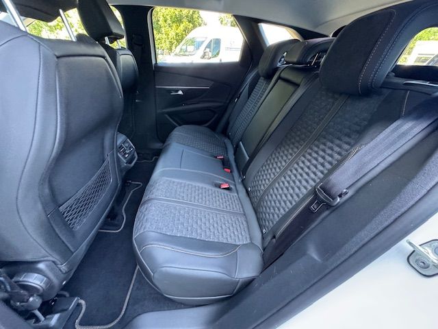 3008 Hybrid 225 e-EAT8 Roadtrip