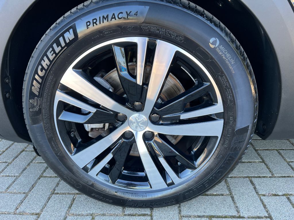 3008 Hybrid 225 e-EAT8 GT