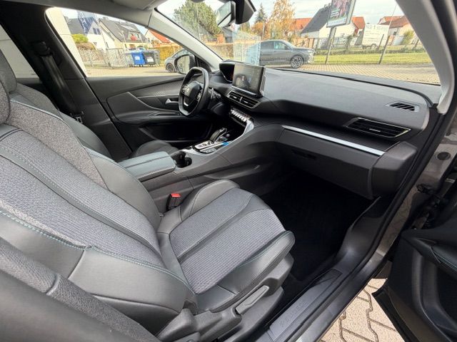 3008 Hybrid 225 e-EAT8 Allure