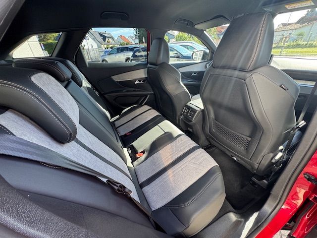 3008 Hybrid 225 e-EAT8 GT