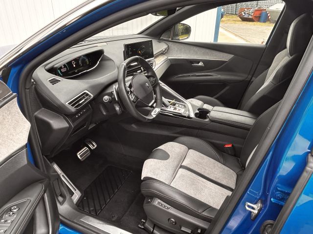 3008 Hybrid4 300 e-EAT8 GT Pack