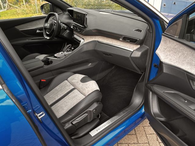 3008 Hybrid4 300 e-EAT8 GT Pack