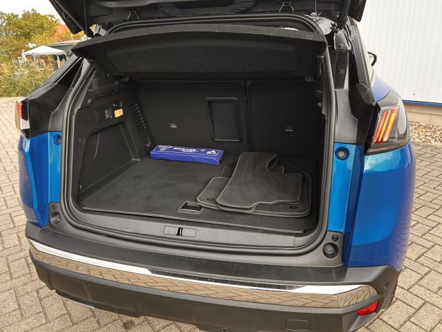 3008 Hybrid4 300 e-EAT8 GT Pack