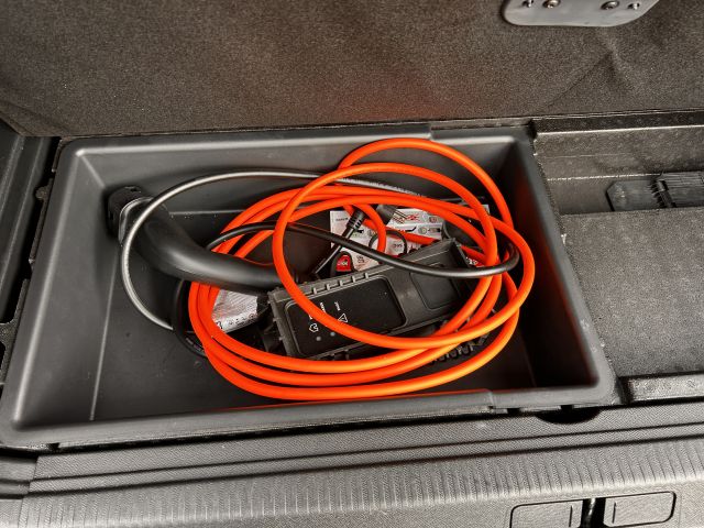 3008 Hybrid4 300 e-EAT8 GT Pack