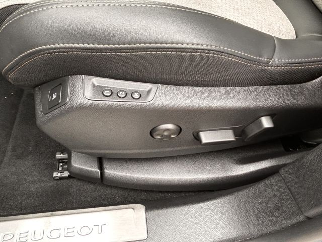 3008 Hybrid4 300 e-EAT8 GT Pack