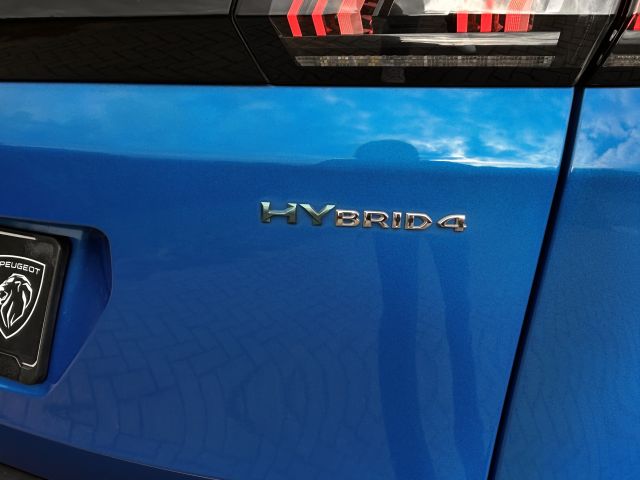 3008 Hybrid4 300 e-EAT8 GT Pack