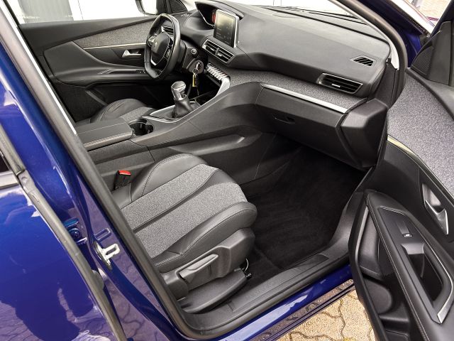 3008 PureTech 130 Stop & Start Allure