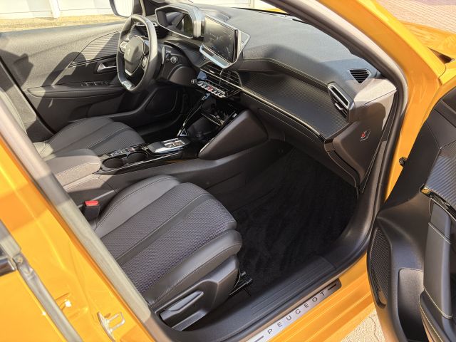 208 PureTech 130 EAT8 GT