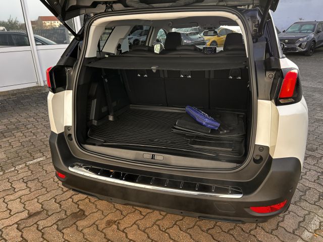 5008 BlueHDi 180 EAT8 Crossway