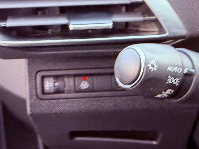 3008 Hybrid 225 e-EAT8 Allure