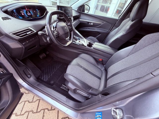 3008 Hybrid 225 e-EAT8 Allure