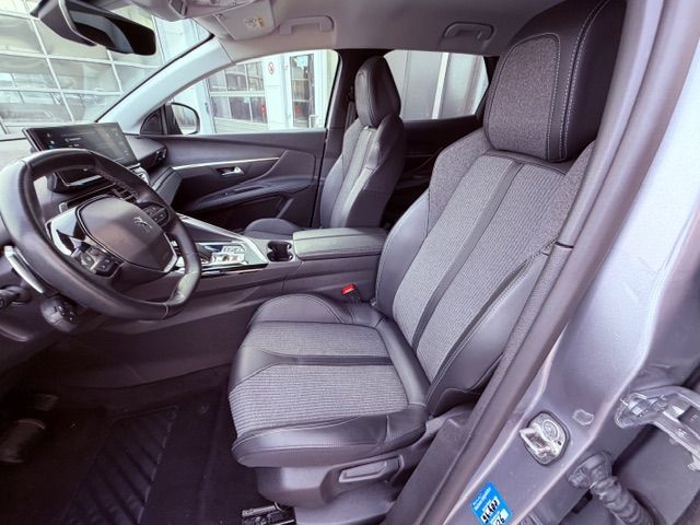 3008 Hybrid 225 e-EAT8 Allure