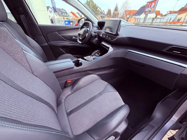 3008 Hybrid 225 e-EAT8 Allure