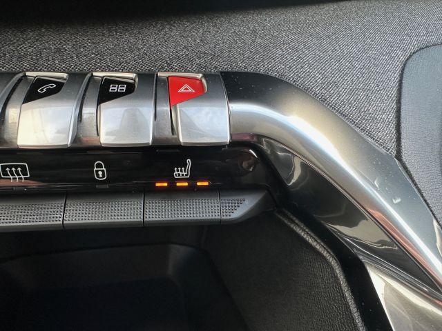 3008 Hybrid 225 e-EAT8 Allure Pack