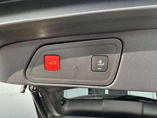 3008 Hybrid 225 e-EAT8 Allure Pack