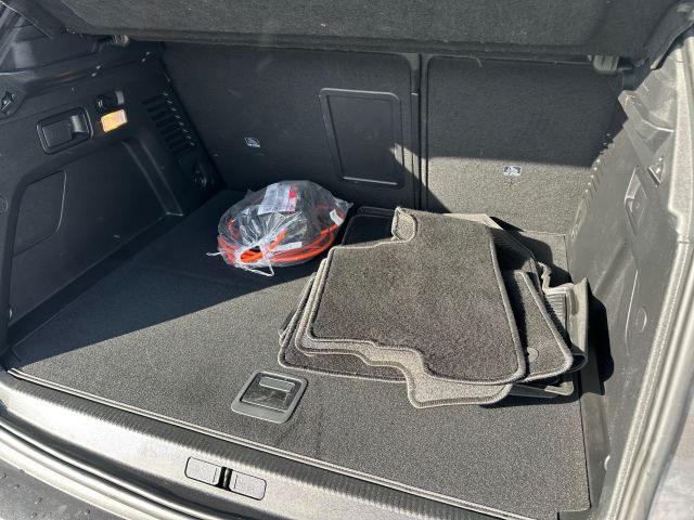 3008 Hybrid 225 e-EAT8 Allure Pack