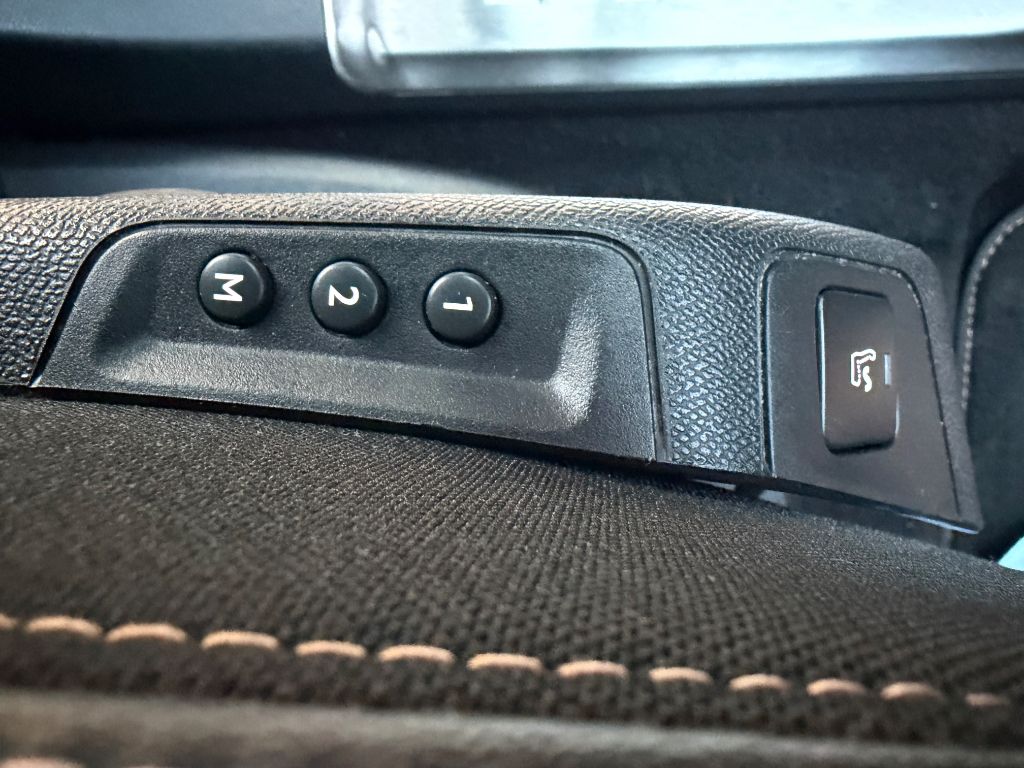 3008 Hybrid 225 e-EAT8 GT