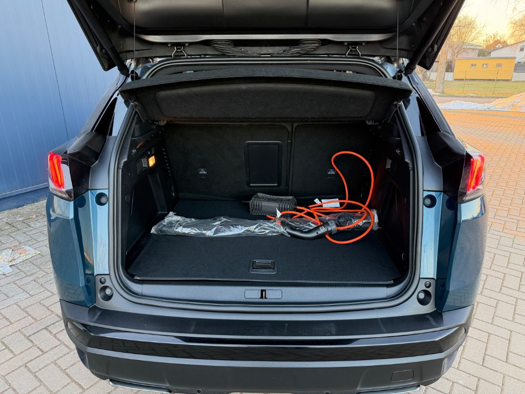 3008 Hybrid 225 e-EAT8 GT