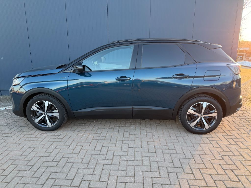 3008 Hybrid 225 e-EAT8 GT