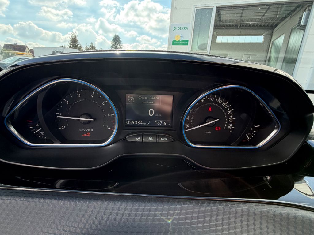 2008 PureTech 82 Allure