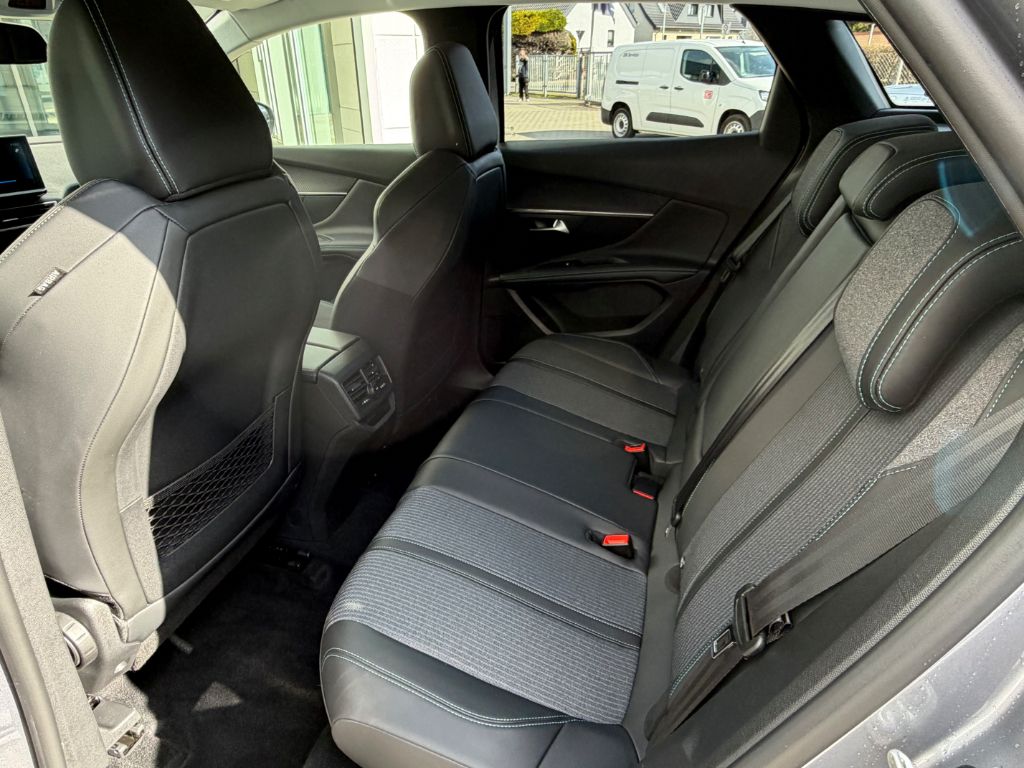 3008 PureTech 130 Stop & Start GPF EAT8 Allure